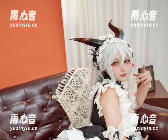 KANEKO咔喵 在线奔向KANEKO咔喵的美腿写真,腿毛不见踪影!