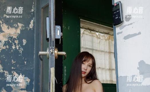 原图分享：Seoyool(서율)的微型比基尼，实在是让人眼前一亮