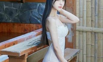 Shika小鹿鹿，你的cos美足是从哪里学来的？图包里藏的竟然是那么多不为人知的美！