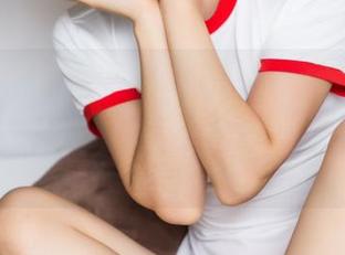 TouTiao头条女神 - 说好的白衬衫私拍，杨漫妮baby每一次转身都在撩动我的思绪