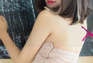 UGirls尤果网 - 低头做自己的郝晴Grace，随手自拍成高清图册的潜力股