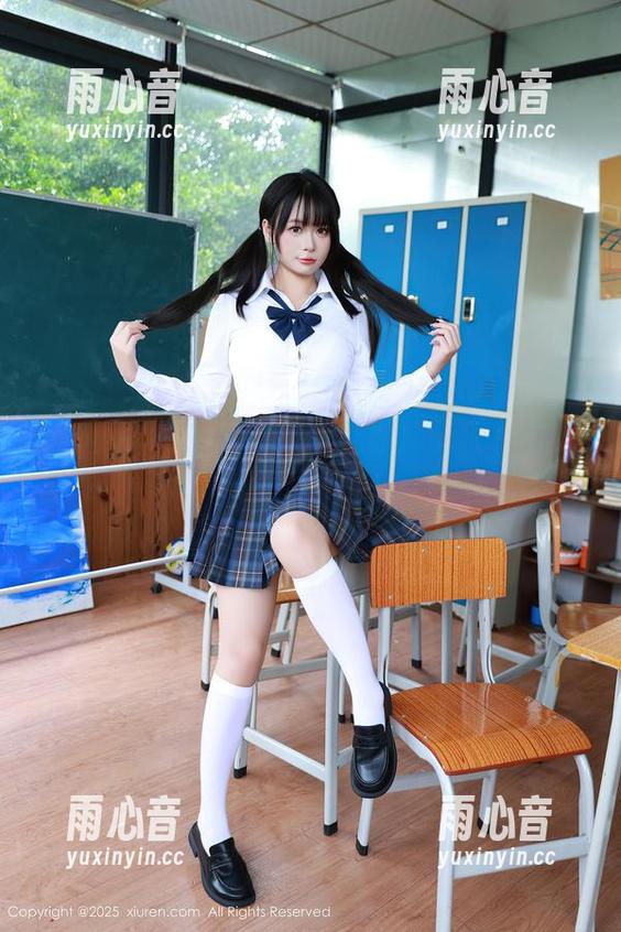 Xiuren秀人网-小肉肉咪 Xiuren秀人网 - 小肉肉咪最新美脚作品免费分享,美腿在线求关注!