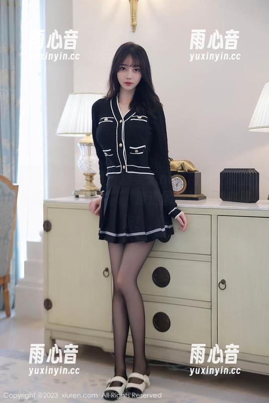 Xiuren秀人网-糯美子nini Xiuren秀人网 - 糯美子nini用职业装重新定义了‘正式’,精选图集让你彻底破防!