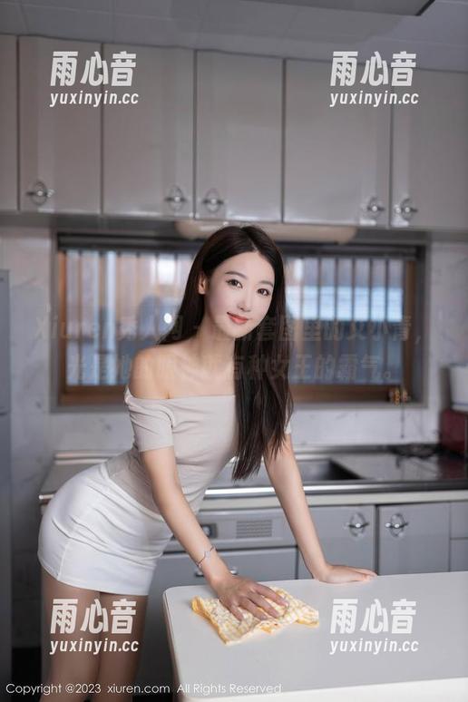 Xiuren秀人网-艾小青 Xiuren秀人网 - 最新套图里的艾小青,光是她的眼神就有种女王的霸气。