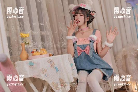 热乎乎的Yiko湿润兔，更新泳池狂欢秀！