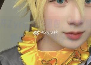 只要打开Zyra秋的图包，秘密就会在“观看”间悄然浮现。