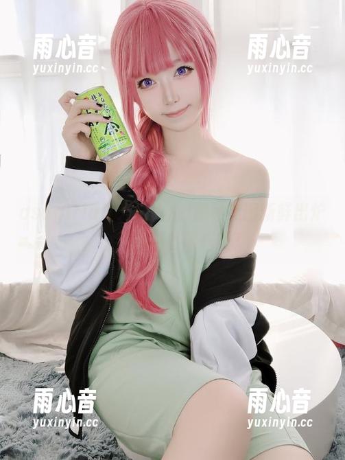 asagiriai(爱ちゃん)短裙美图新鲜出炉，为何越看越心慌？