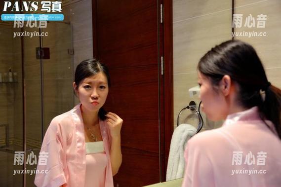 pans-小颖 pans - 免费写真全集:小颖和她的丝袜,是想带我穿越般的视觉之旅…
