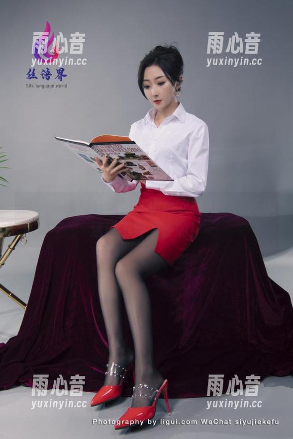 丽柜 - 纯粹是福利，小心安娜的美腿把你迷得不要不要的！