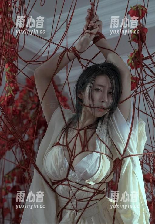 醉后兔女郎-云溪溪原图，看她的一切都那么随性！