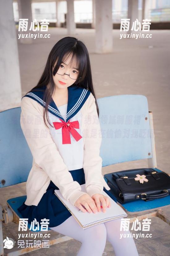 兔玩映画 兔玩映画在这里:“绝对领域制服裙”—-网盘里的每一帧都像是在偷偷对我眨眼