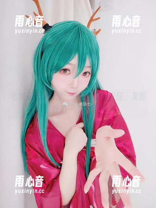 名赖弥七 名赖弥七的新宠:黑丝写真与原图,果然给我们一点小刺激。