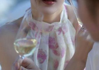 微密圈 - 白衬衫观看之旅：周妍希和她的刚刚洗过的衣柜！