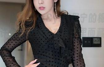 嗲囡囡 - 你见过SiByl李思宁的棉袜写真吗？也许你没注意她在袜子里面藏了多少段子！