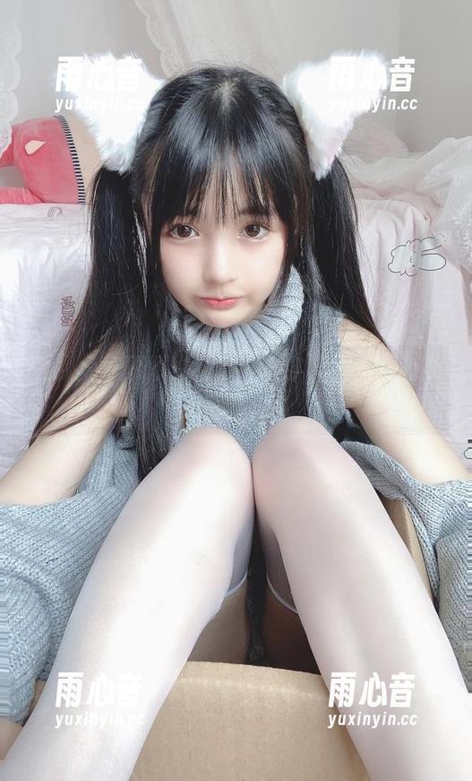失眠小宁 免费分享原图!失眠小宁穿棉袜,真心槽点满满。