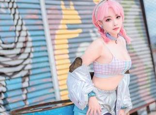 看我，宫本樱许愿石般的美丽与德克萨斯同人礼服重磅出击，强烈推荐观众斩获心碎！