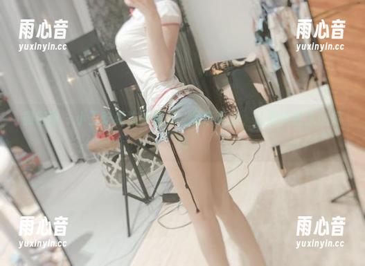 小玉吃果冻 微密圈 - 小玉吃果冻新图集:吊带更新,让我直冒火的惊艳