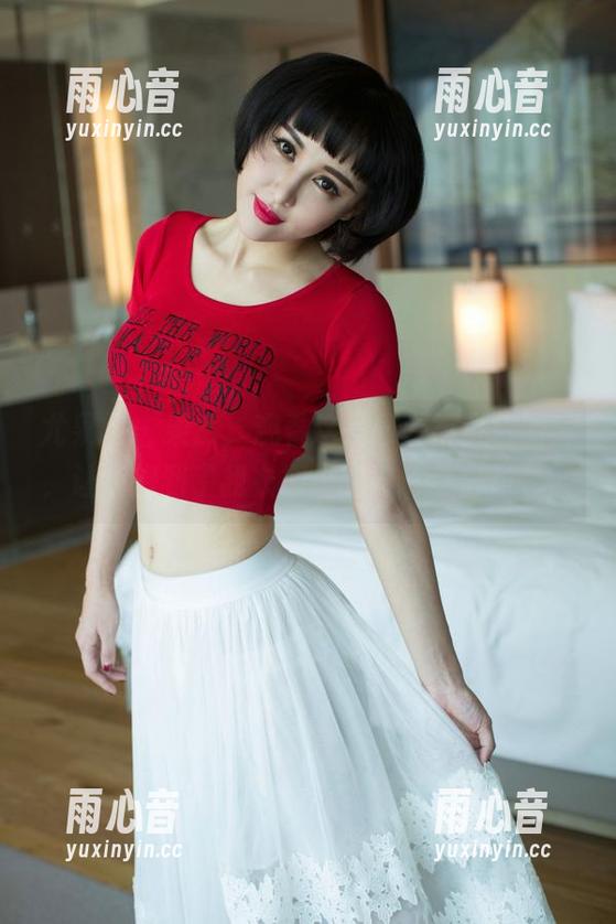 尤果网 - 果然，观看这组郭婉祈白色图片，让我想到了我衣橱里的那件老白衬衫。