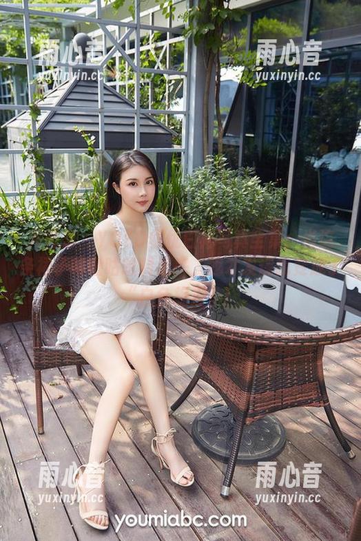 尤蜜荟-YOYO优优 尤蜜荟 - YOYO优优白裙写真全集:当这条裙子咕噜咕噜转起来,我才发现我变成了“白色旋涡”!