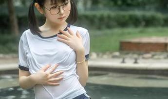谁能抗拒幼水铃衣的镂空合集？每一张都像在说：“再多一点。”