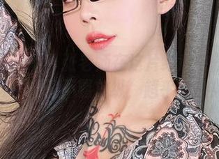 微密圈 - 看！张老师在这片绿意中翩翩起舞！原图不羁放纵，超乎想象！