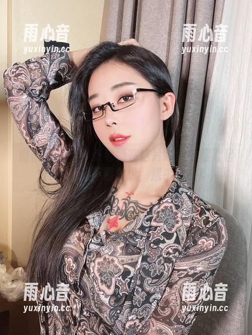 张老师 微密圈 - 看!张老师在这片绿意中翩翩起舞!原图不羁放纵,超乎想象!