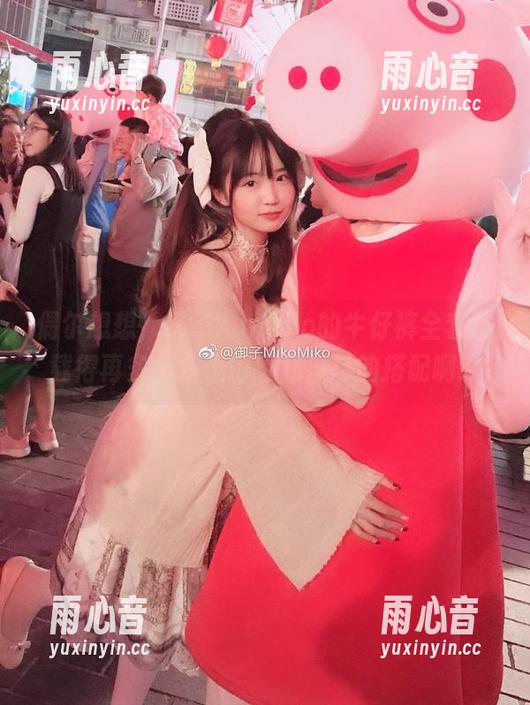 御子Yumiko 偶尔想想,御子Yumiko的牛仔裤全套下载得再多,还是得靠我自己的搭配啊。