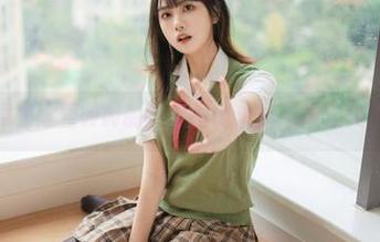 我可能要为念雪ww的这组圣诞套图重新定义“妩媚”