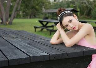推女神 - 岑苑之barbiebaby一阵牛仔风，原图合集让人忍不住想嗤之以鼻，但又不争气地想多看几眼。