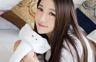 推女神 - 施忆佳在教室：准备好上课了吗？打开图包，看我们干点儿什么坏事！
