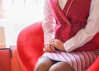 推女神 - 免费写真，探讨谭晓彤与校服的微妙关系，想不到吧？