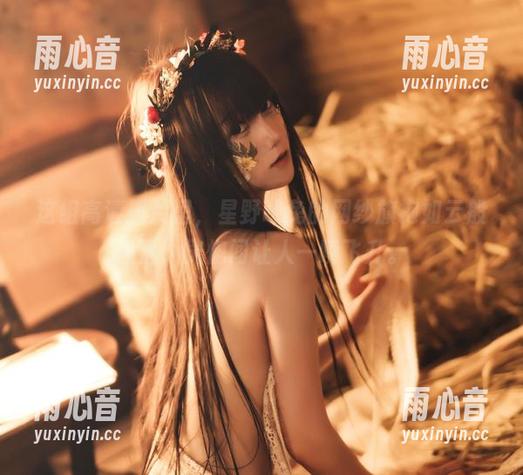 星野咪兔 这组高清照片里,星野咪兔的网纱旗袍如云般轻盈,恍惚间让人一瞬飞升。