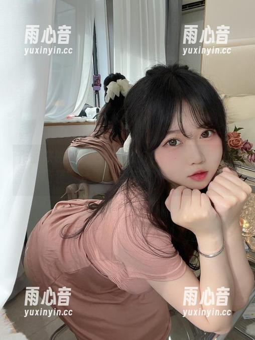 是依酱吖 作品来啦!是依酱吖的OL2版“今天的职场装”分享,帅气又不失俏皮!