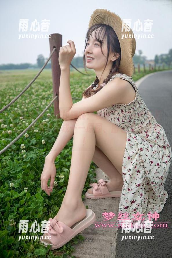 梦丝女神-魏婷婷 梦丝女神 - 御姐降临:魏婷婷的宿楼玉足与丝袜相辅相成——原图、图包双重福利!