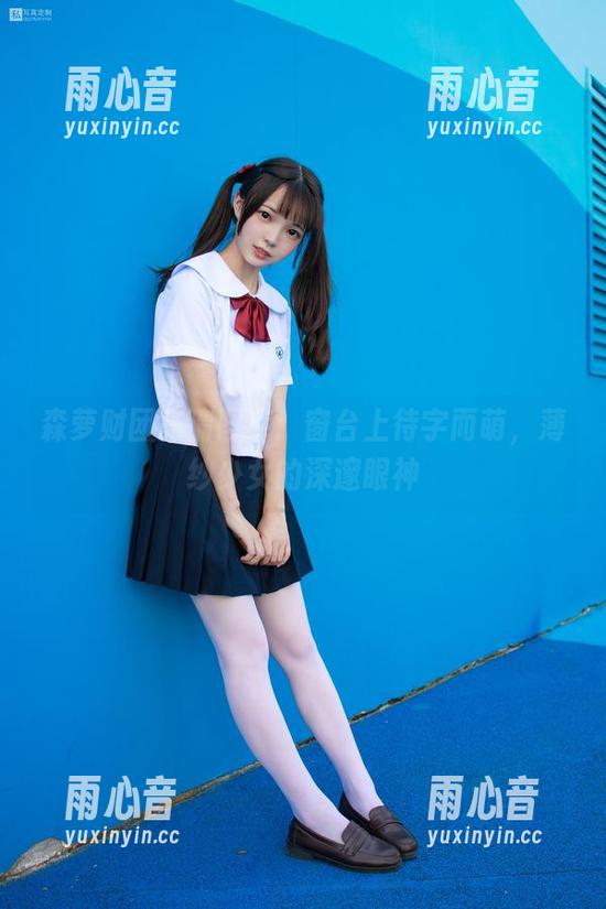 森萝财团 森萝财团高清图库:窗台上待字而萌,薄纱少女的深邃眼神