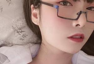 下方有次屁啦透明女仆写真集，下载了才听说的事