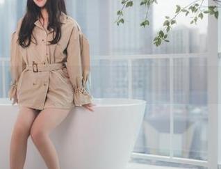 用红裙子打扮的汪知子，这私房照片真不一般。