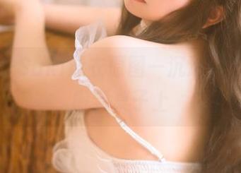 渡边早季Saki泳衣原图—沉迷壁纸，真想搬到桌子上