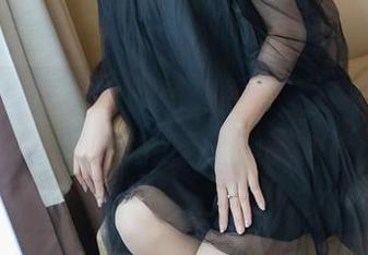 爱蜜社 - 水手服私房美图，瑞妤又开了一轮自拍晒大腿。
