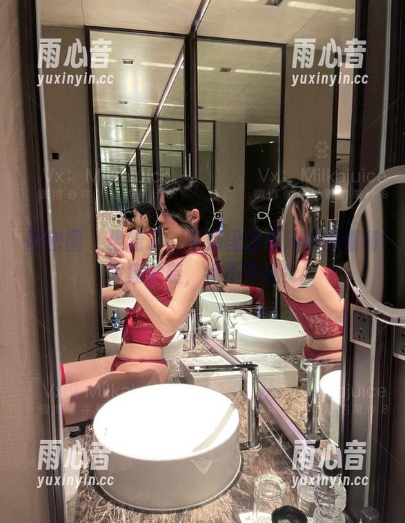 牛奶里的果汁 微密圈 - 坐稳了,牛奶里的果汁校服福利图集来袭,绝不平凡!