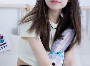 物恋传媒 - 小飞的高跟长靴让我反思，是否我的鞋子也需要更新换代，照片力道十足！