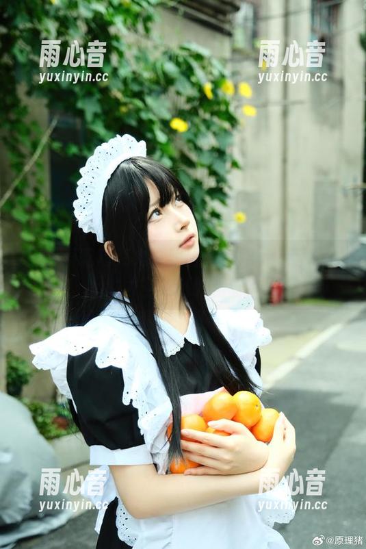 白莉爱吃巧克力 白莉爱吃巧克力,明日香,用cos给人一种太空穿越的错觉?