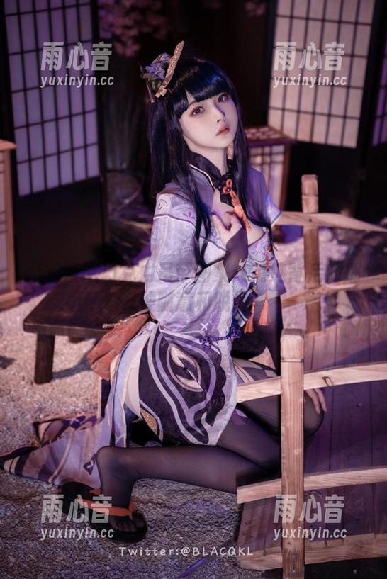 白莉爱吃巧克力 白莉爱吃巧克力吊带图集:精选背后的那种随意和脱俗