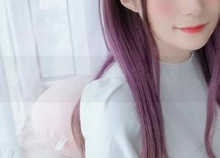 说是比基尼，实际上是白银81的魔法cos
