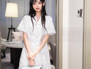 秀人网 - 窥探Miko酱的办公室：看不完的写真还让我拼命想象