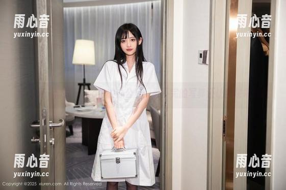 秀人网-Miko酱 秀人网 - 窥探Miko酱的办公室:看不完的写真还让我拼命想象