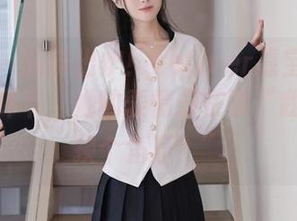 秀人网 - 新鲜出炉！vetiver嘉宝贝儿的礼服光环下，她的表情却在说“我能不能换个角度？”