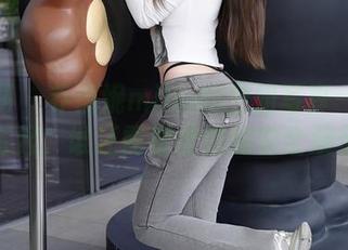 秀人网 - 乔漫妮mina的空姐写真—精选到飞起，谁还需要传统的安全演示？