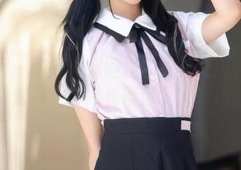 秀人网 - 想看看圆圆酱的女仆美图吗？先别急，背影长得像个大布袋