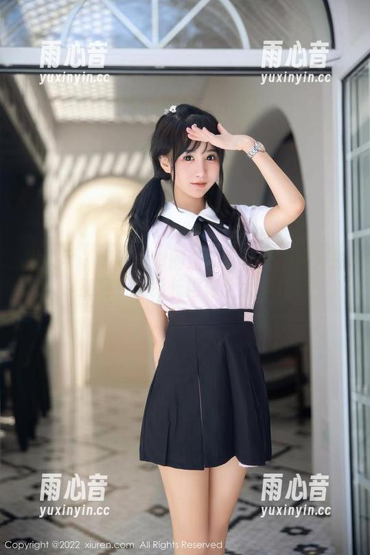 秀人网-圆圆酱 秀人网 - 想看看圆圆酱的女仆美图吗?先别急,背影长得像个大布袋